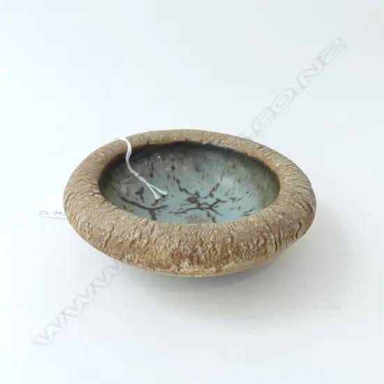 LEN CASTLE BOWL ASH GLAZED/UMBER PIGMENTED D. 130mm