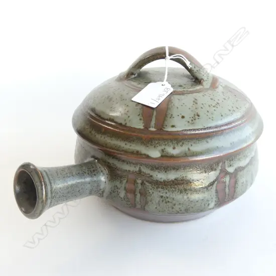 PETER STICHBURY LIDDED CASSEROLE 190mm dia