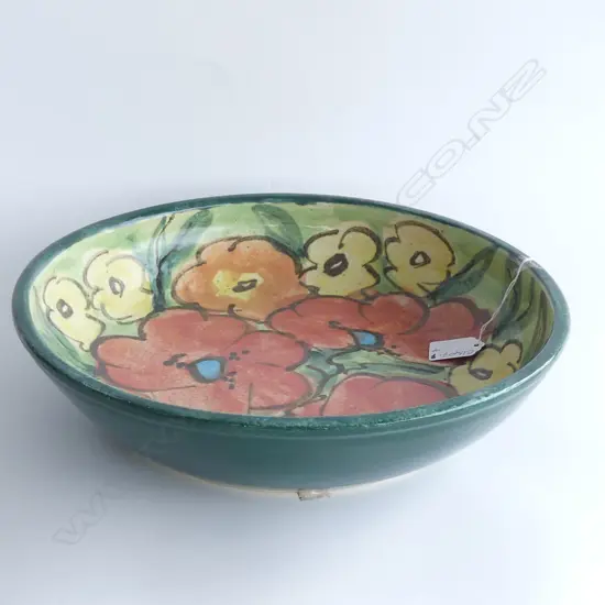 BARRY & DIANE WOODS (GOLDEN BAY) LGE DISH PAINTED FLORALS Dia.335mm