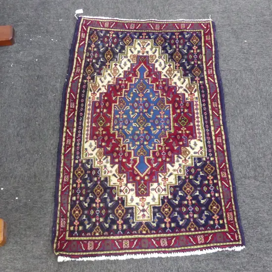 SMALL HAND KNOTTED WOOL PILE RUG 1050x660mm