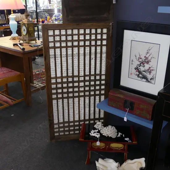 2 LARGE ORIENTAL WOODEN PANELS 615x1170 / 440x1320mm