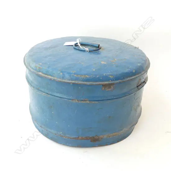 BLUE PAINTED METAL HAT BOX DIA  275MM
