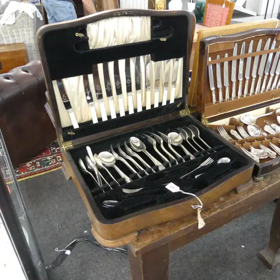 LARGE CANTEEN SILVER PLATE CUTLERY INCL. 'BONE' HANDLES