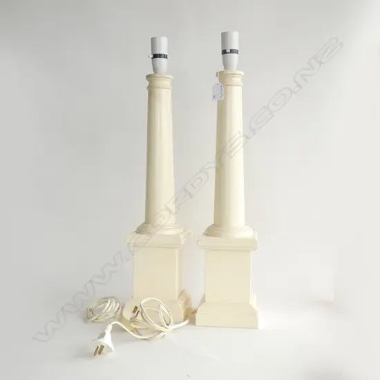 PR CREAM PAINTED COLUMN LAMPS H.585mm