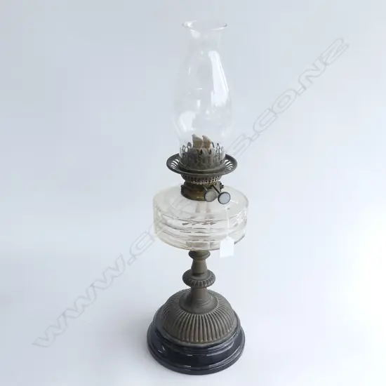 BRONZE & GLASS OIL LAMP H.575mm