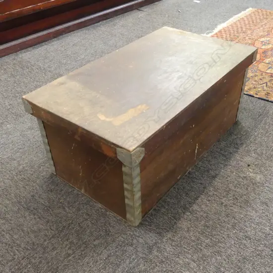 VINTAGE NEW ZEALAND STORAGE BOX WITH INSERT TRAYS.