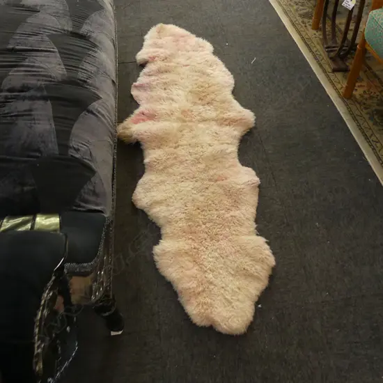 LONG PINK SHEEPSKIN RUG L 1930MM