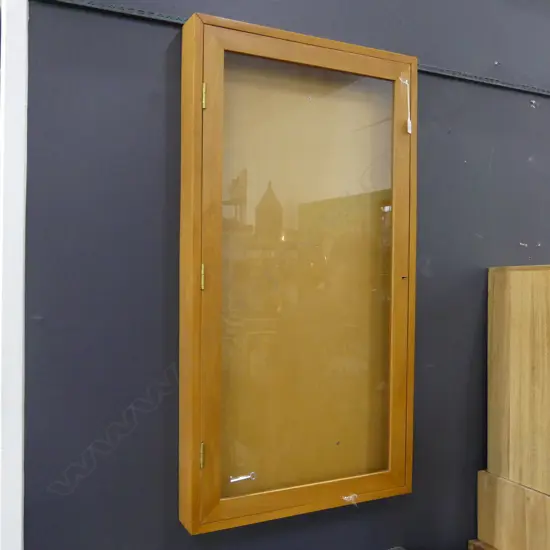 RIMU FRAMED GLAZED TABLE TOP DISPLAY CABINET WITH LOCK H 1070 MM