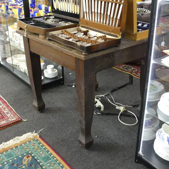OAK 1940s DINING TABLE W. 840 x 880mm