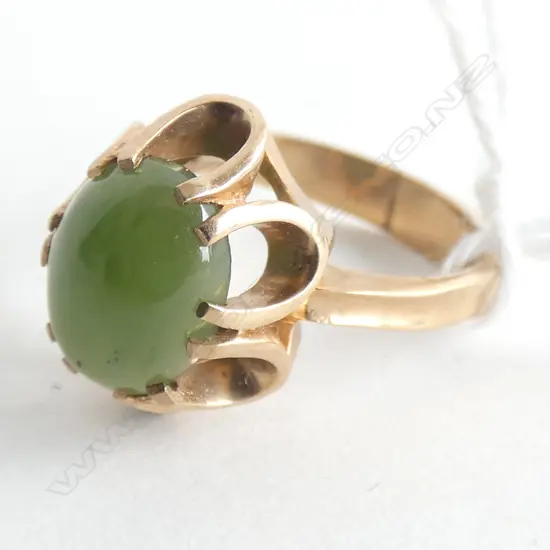 9CT GREENSTONE RING 3.9GMS in box