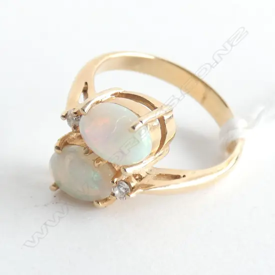 14CT Y/GOLD OPAL & DIAMOND RING 