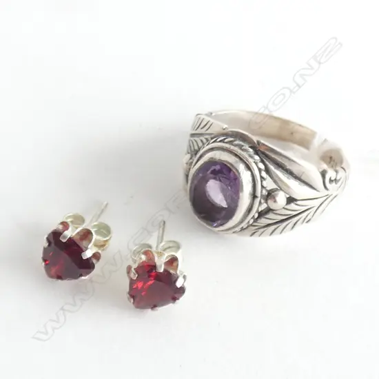 SILVER/AMETHYST RING & SILVER/GARNET EARRINGS