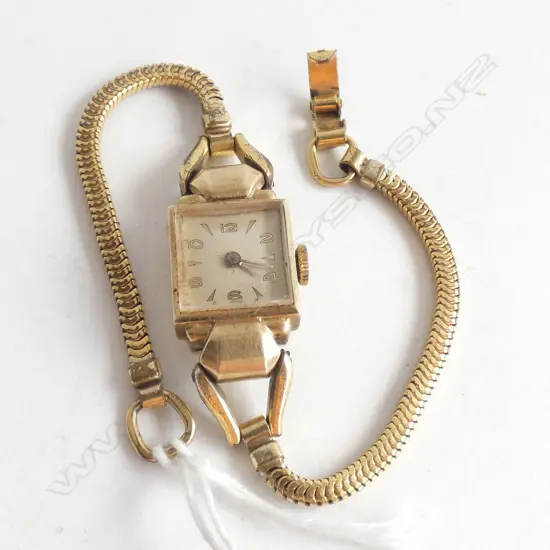 9CT GOLD LADIES WRISTWATCH (GOLD PLATED STRAP) (4)
