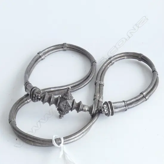 INDIAN SILVER NECKLACE 