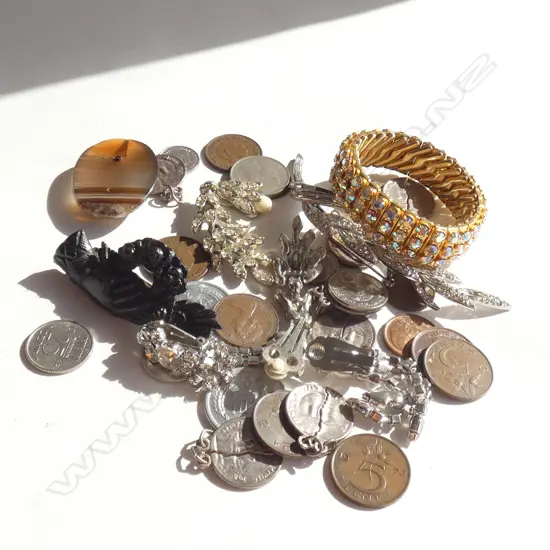 ASST. COSTUME JEWELLERY; VICTORIAN MOURNING BROOCH, DIAMANTE, COINS ETC