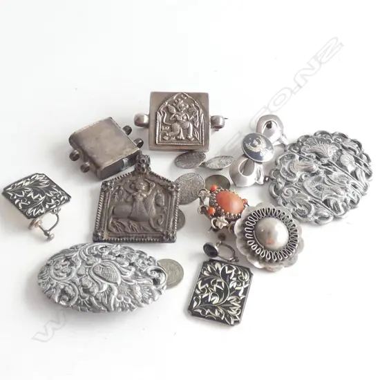 BAG OF ASSORTED SILVER JEWELLERY ETC