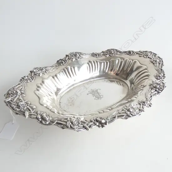 STG SILVER LARGE ORNATE FLORAL DISH 506 GRAMS L.350mm