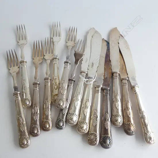 6 PLACE SETTING S/PLATE HANDLED KINGS P. FISH SERVICE