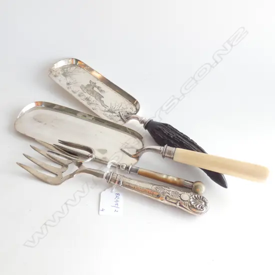 2 FORKS ONE STG SILVER 109 GRAMS + 2 CRUMB TRAYS