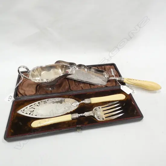 SILVER PLATE CRUMB SCOOPER W BONE HANDLE + CAKE SERVERS & GRAVY BOAT