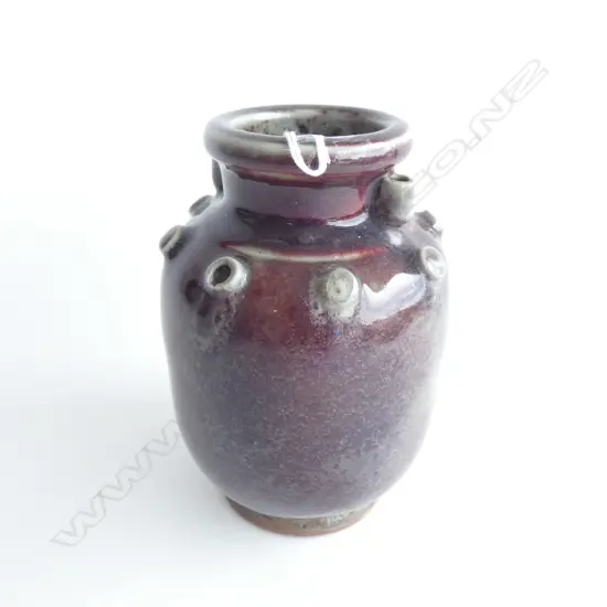 ORIENTAL VASE VARIABLE DARK RED GLAZE H.135mm