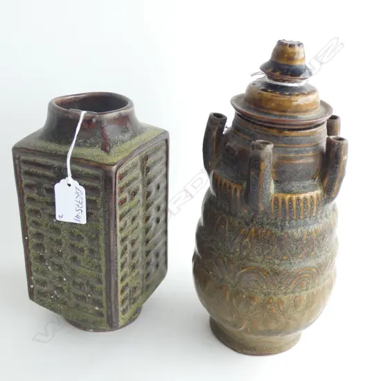 2 CHINESE POTTERY VASES 1 LIDDED H.255mm