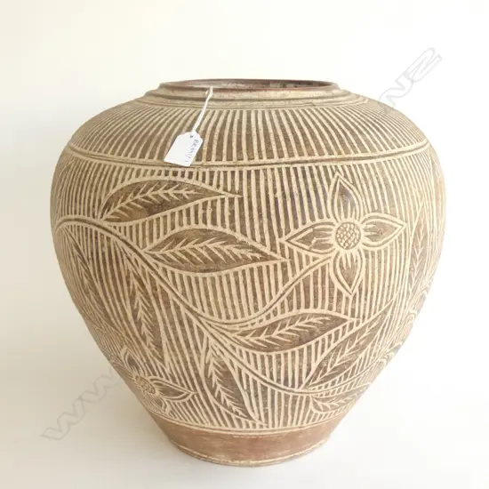 LARGE SCORED CERAMIC POT H.400mm