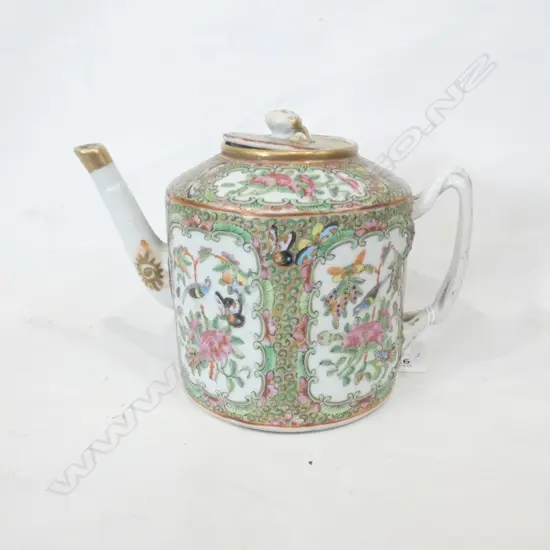 ORIENTAL FAMILLE ROSE TEAPOT  H. 150MM