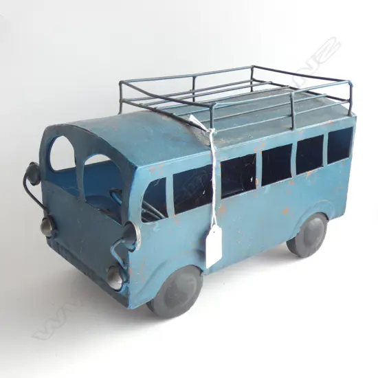 BLUE PAINTED METAL BUS L.305mm