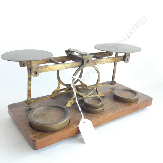 VINTAGE BRASS SCALES & WEIGHTS W.250mm