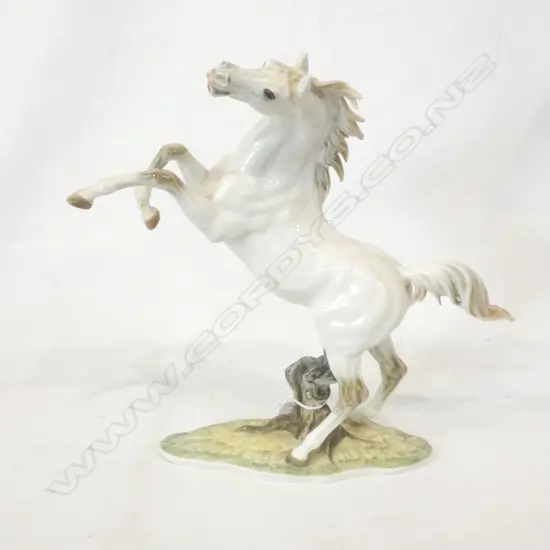 HUTSCHENREUTHER HORSE REARING H.330mm