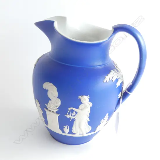 LG WEDGWOOD COBALT JASPERWARE JUG H. 210MM AF