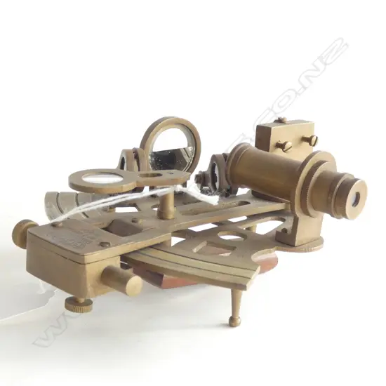 REPRODUCTION KELVIN & HUGHES SEXTANT