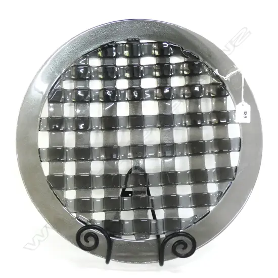 LG BLACK GLASS DISPLAY PLATE - PASTRY CUT OUT DESIGN DIA 410MM