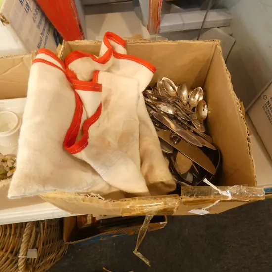 GOOD BOX LOT ASST CUTLERY INCL LADLES 