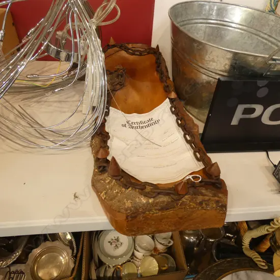 LARGE BRIAN WORKMAN NZ KAURI SCULPTURE w. CHAIN 'THE OUTSIDE EDGE' & CERTIFICATE L.800mm