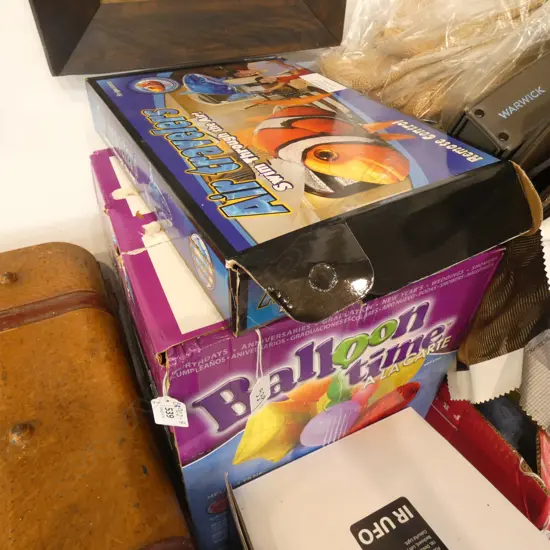 HELIUM BOTTLE & FLOATING REMOTE CONTROL FISH