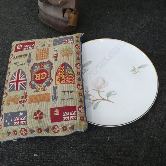 NEEDLE WORK CHURCH KNEELER CUSHION CORONATION KING GEORGE VI + PAVLOVA PLATE