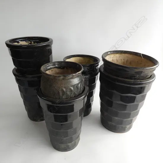 8 ASST. BLACK CERAMIC POTS H.350mm