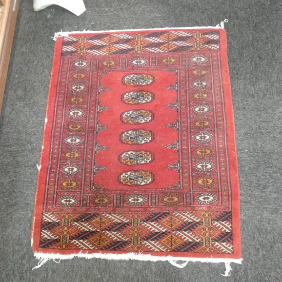 SMALL HAND KNOTTED WOOL PILE RUG 980x790mm