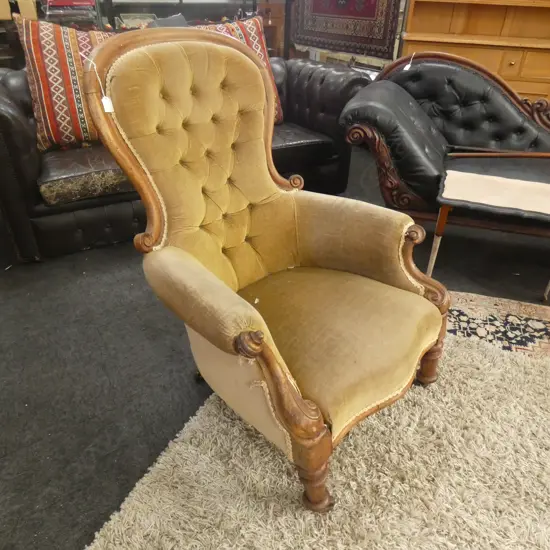 UPHOLSTERED VICTORIAN CHAIR