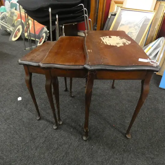 SET OF 3 NESTING TABLES W.550mm