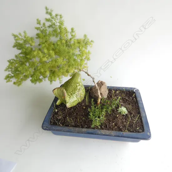 LARGE POTTED PLANT w. GREEN BIRD W.430mm