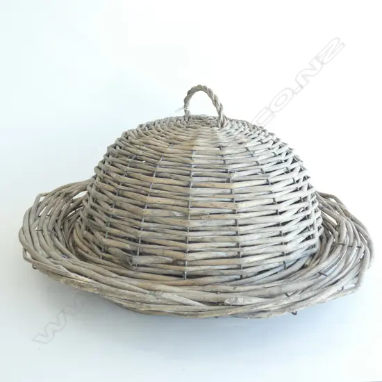 VINTAGE FRENCH WICKER FOOD DOME & SERVING TRAY 470mm dia