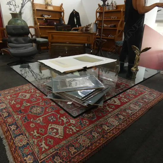 CONTEMPORARY GLASS TOPPED COFFEE TABLE 1400mm sq