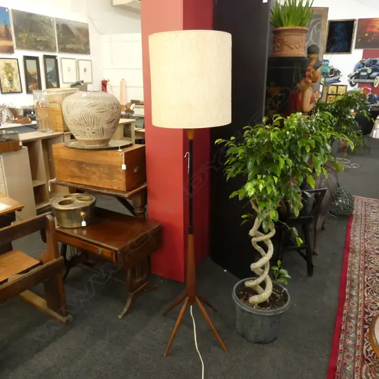 RETRO SPUTNIK STANDARD LAMP W SHADE