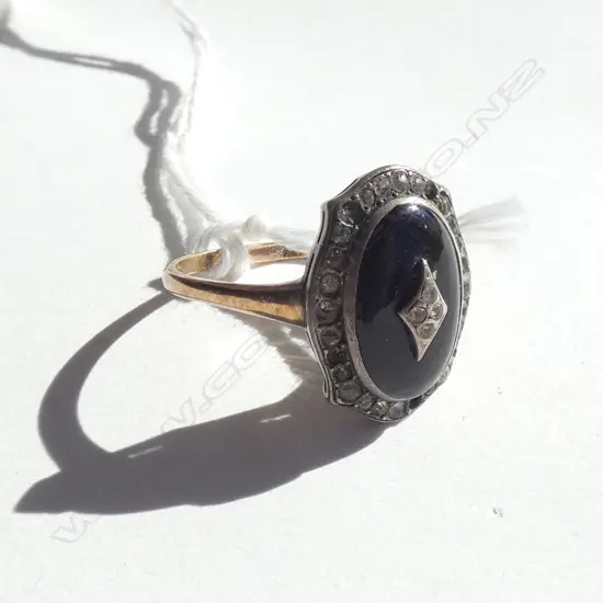 ANTIQUE 18CT GOLD RING (AF)