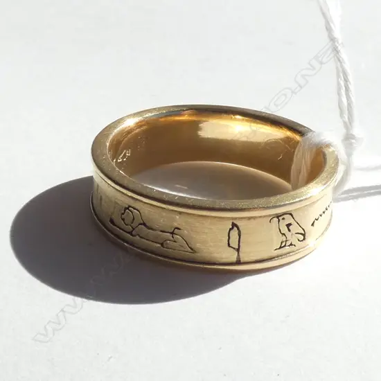 18CT GOLD EGYPTIAN WEDDING BAND 10.4 grams
