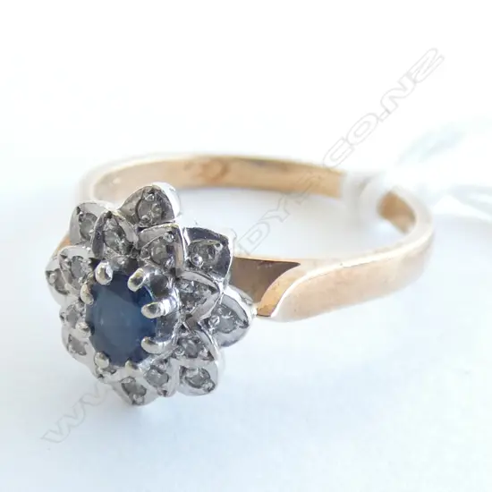 9CT GOLD SAPPHIRE & DIAMOND FLOWER CLUSTER RING