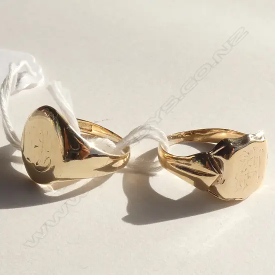 TWO 9CT GOLD SIGNET RINGS 5.68gm